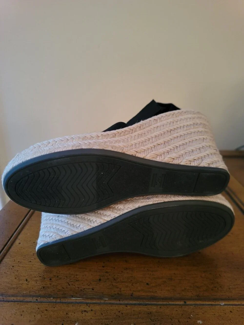 Toms Marisol Wedge Black Canvas size 5